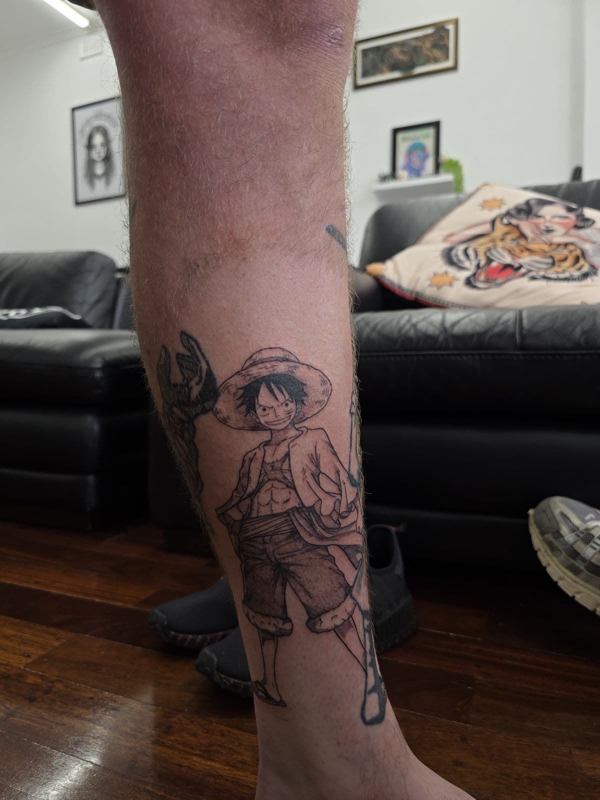 One Piece Luffy in black linework, calf